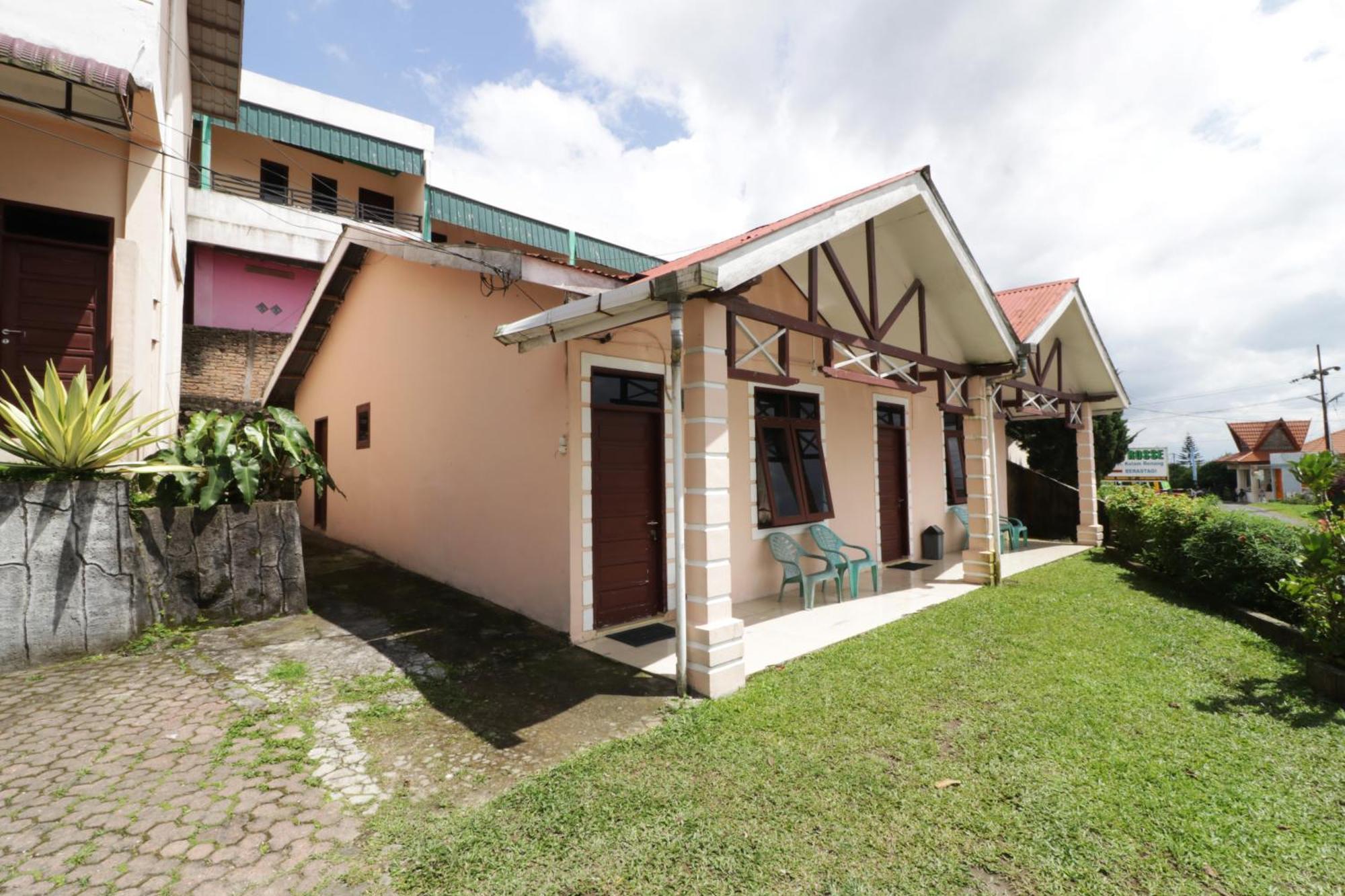Villa Keluarga Bre Batunanggar ブラスタギ エクステリア 写真
