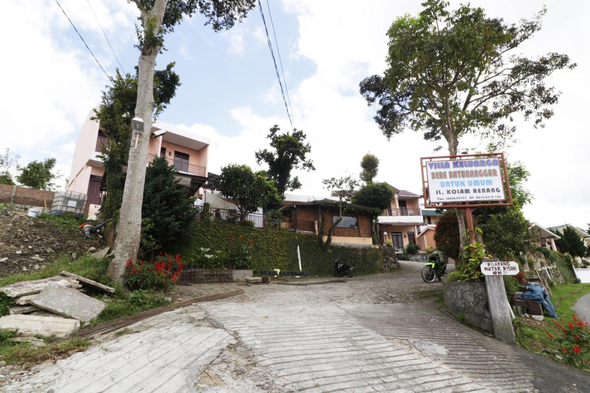 Villa Keluarga Bre Batunanggar ブラスタギ エクステリア 写真