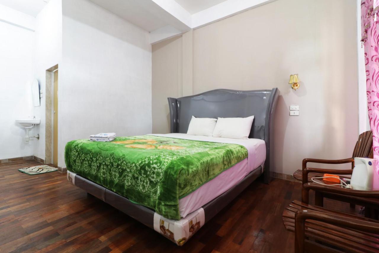 Villa Keluarga Bre Batunanggar ブラスタギ エクステリア 写真